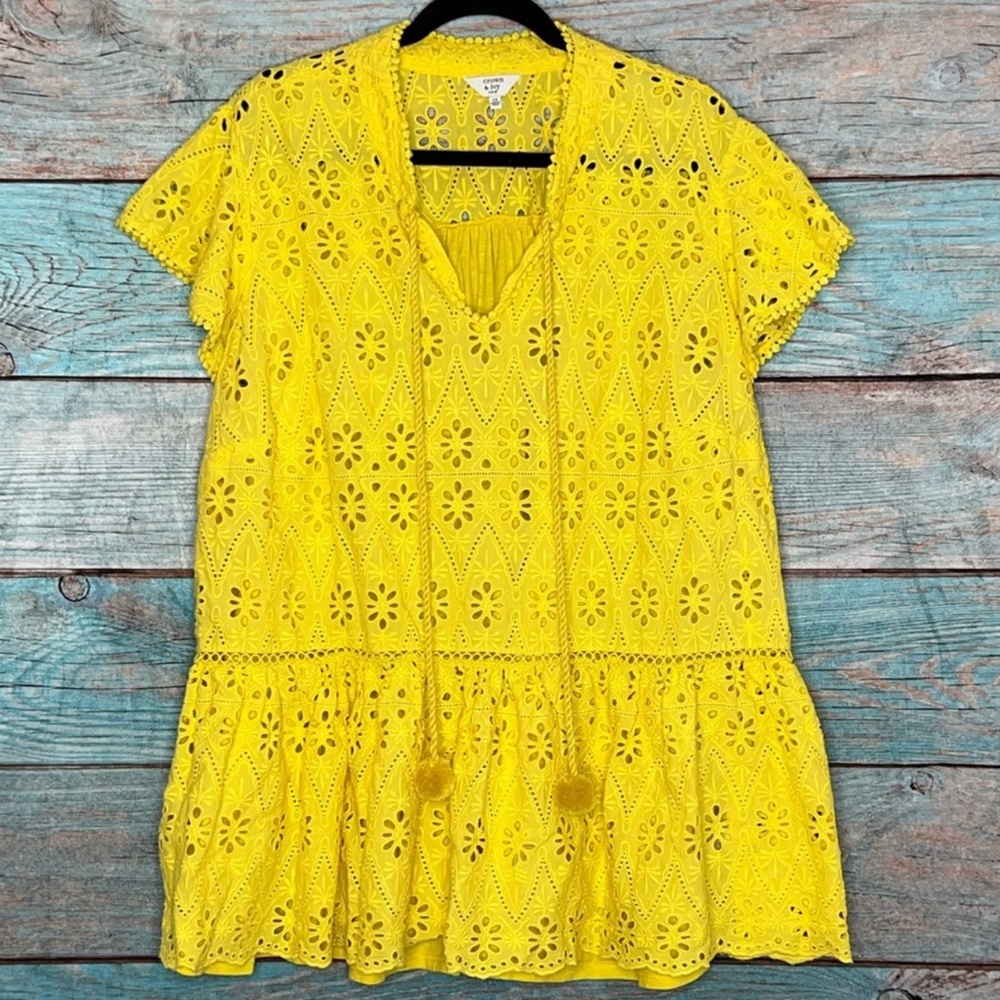 Crown & Ivy Eyelet Blouse 3X Peasant Top Look Yellow Pom-Poms Flutter Sleeves